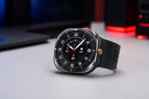 Fuite sur la Samsung Galaxy Watch Ultra 2 : une montre connectée phare, plus fine et à l’écran encore plus lumineux découvrez la fuite exclusive sur la samsung galaxy watch ultra 2, une montre connectée phare alliant finesse et un écran encore plus lumineux pour une expérience utilisateur améliorée.