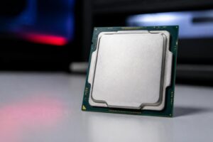 Intel envisagerait de relancer la production d'anciennes générations de processeurs pour contrer la flambée des prix de la mémoire DDR5 intel pourrait relancer la production d'anciennes générations de processeurs afin de répondre à la hausse des prix de la mémoire ddr5 et offrir des alternatives plus abordables aux consommateurs.