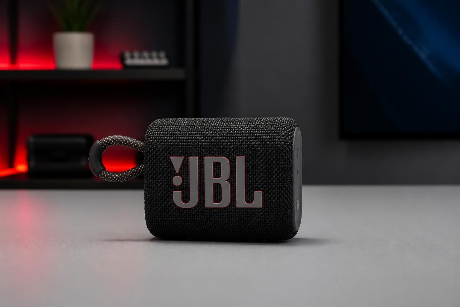 JBL Go 5 : Découvrez une enceinte Bluetooth compacte alliant qualité sonore naturelle et prix accessible
