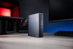 découvrez le yoga mini gen 11, un mini-pc au design original combinant performance et style pour une expérience informatique unique et affirmée.